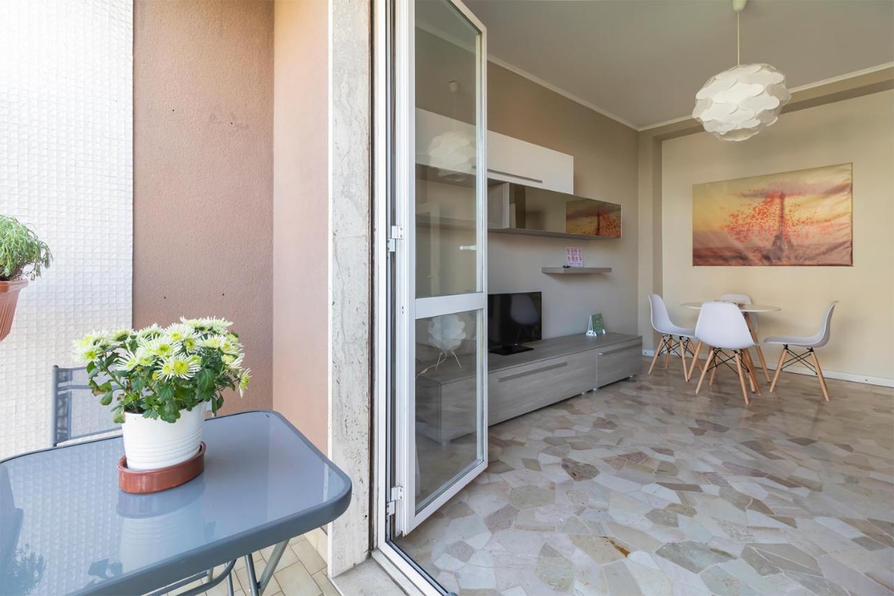 Appartamento Altido Trendy Flat With Balcony, Easy Access To Milan Centre Esterno foto